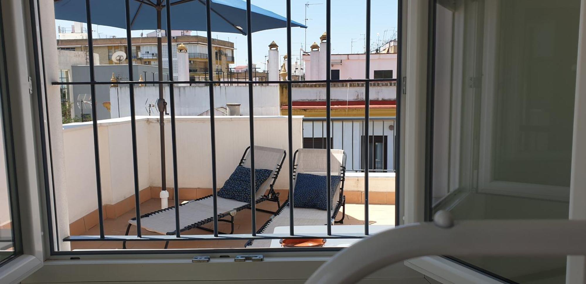 Atico Aire De Triana Appartamento Siviglia